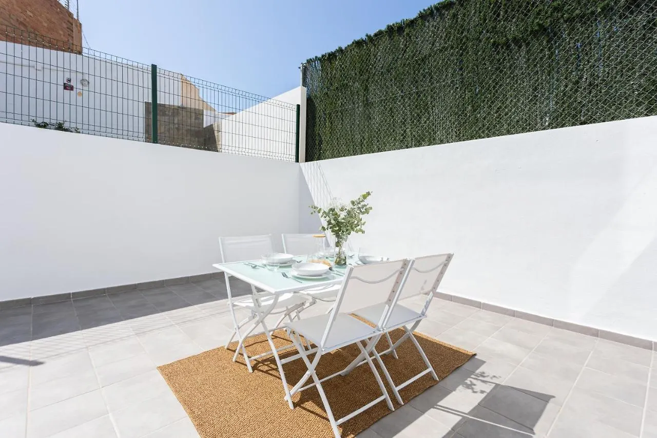 Apartamentos La Pelusa マラガ 0*,